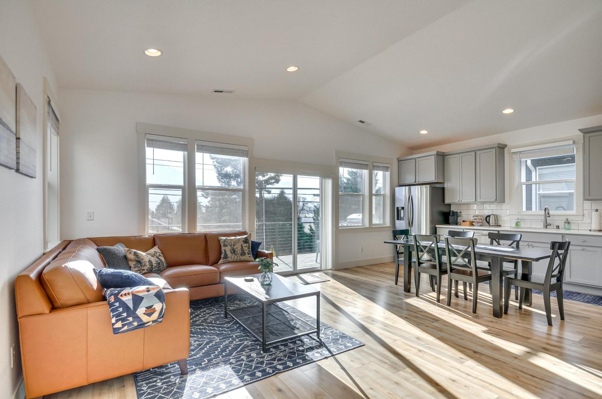 Stunning Stevenson Retreat With Mountain Views! Villa Exterior photo