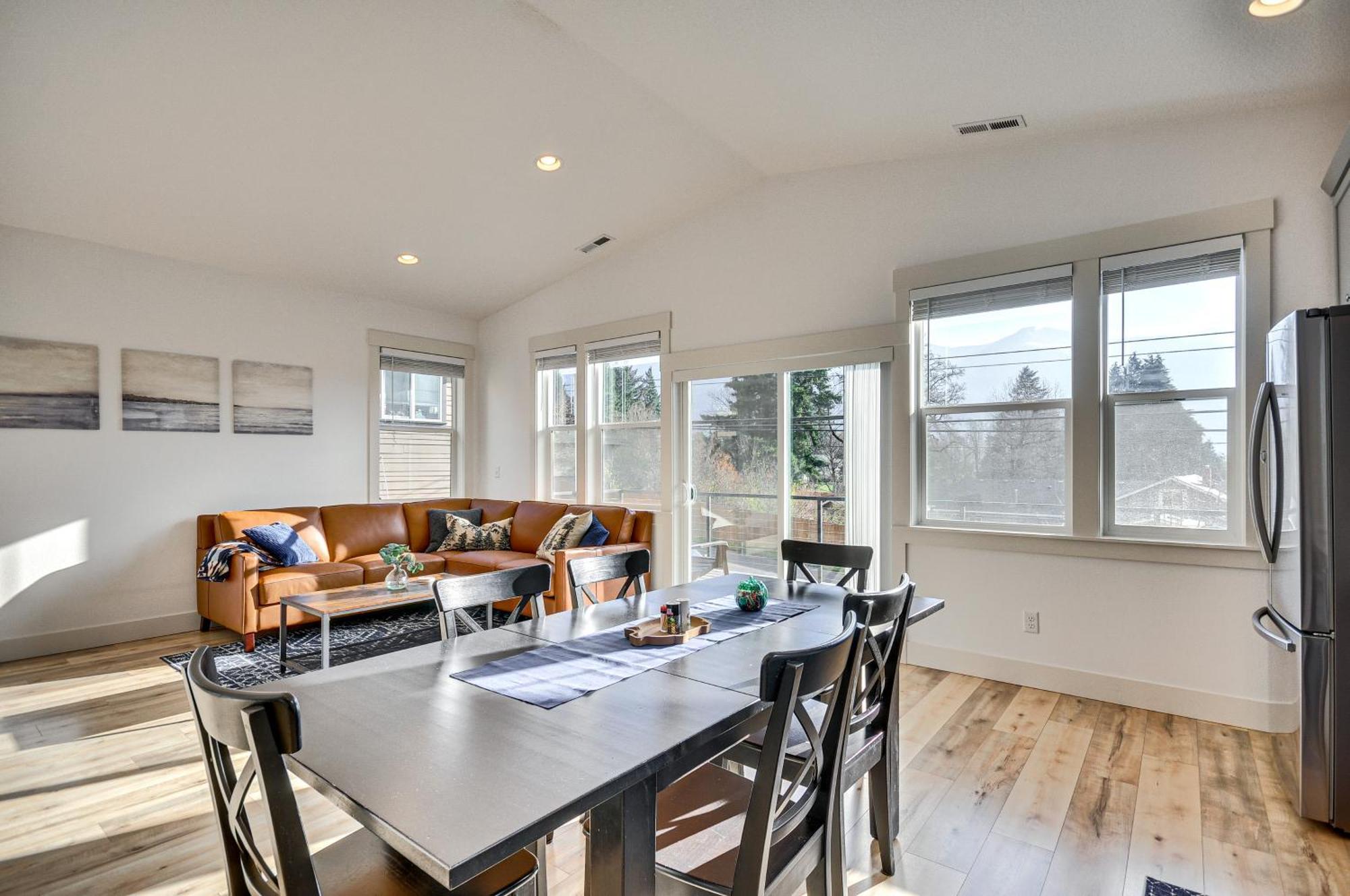 Stunning Stevenson Retreat With Mountain Views! Villa Exterior photo